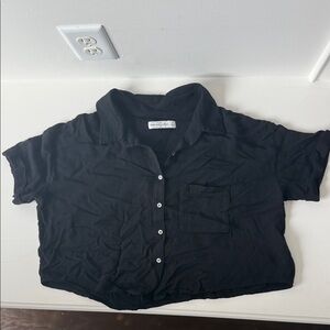 Abercrombie & Fitch Black Crop button up sz M